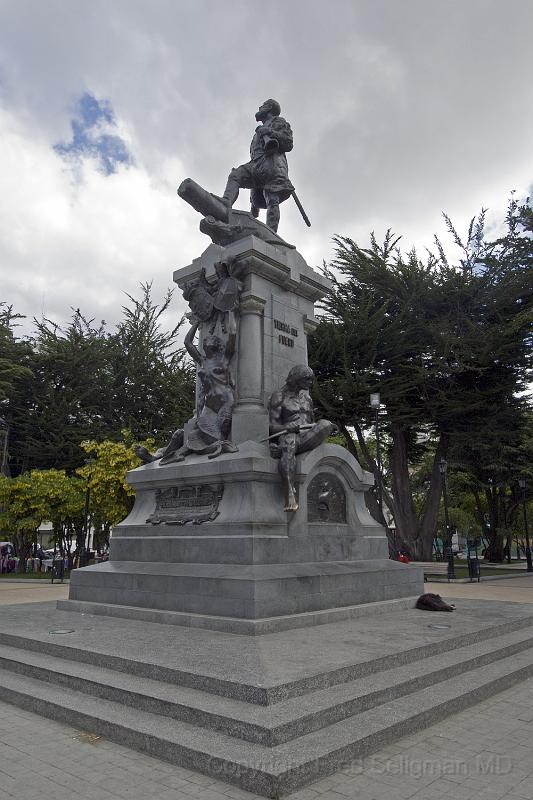 20071214 144724 D200 2600x3900.jpg - Plaza Munoz Gamera, Punta Arenas